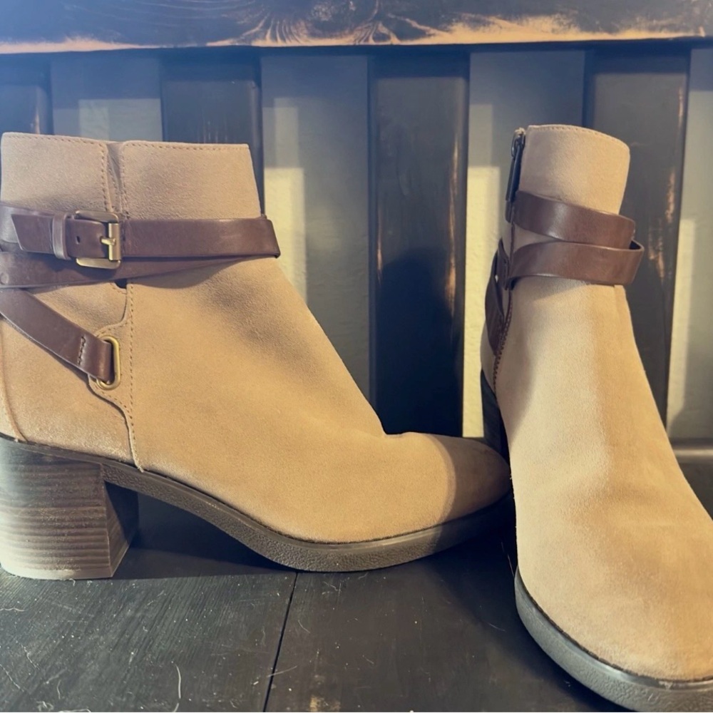 Michael Kors Tan Ankle Boots with Brown Straps